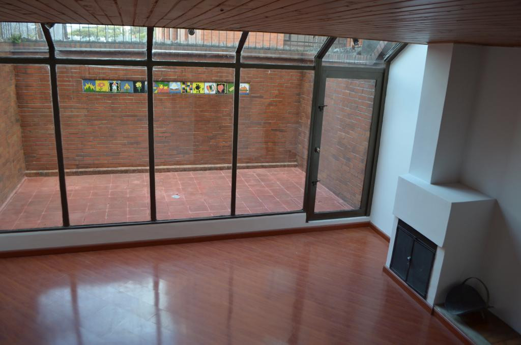 Casa en venta en Chicó Navarra, Bogotá · foto 5 de 23