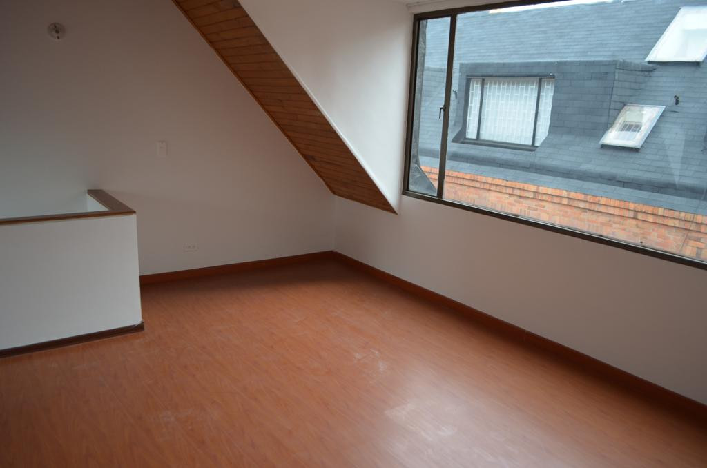 Casa en venta en Chicó Navarra, Bogotá · foto 6 de 23