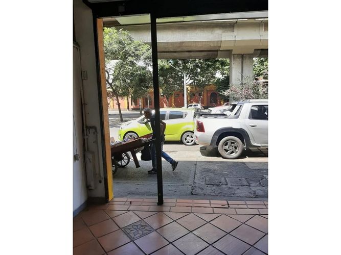 Bodega en arriendo en Jesus Nazareno, Medellín, 45 m² · foto 2 de 6