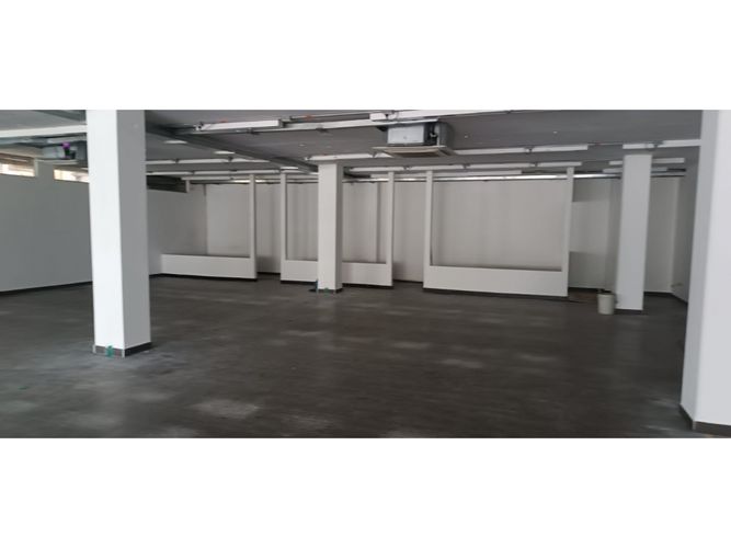 Oficina en arriendo en Salomia, Cali, 477 m² · foto 6 de 18