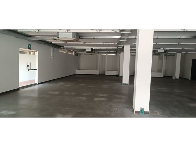 Oficina en arriendo en Salomia, Cali, 477 m² · foto 7 de 18
