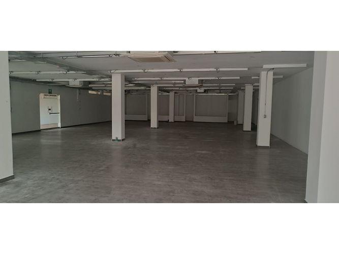 Oficina en arriendo en Salomia, Cali, 477 m² · foto 8 de 18