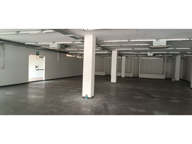 Oficina en arriendo en Salomia, Cali, 477 m² · foto 12 de 18