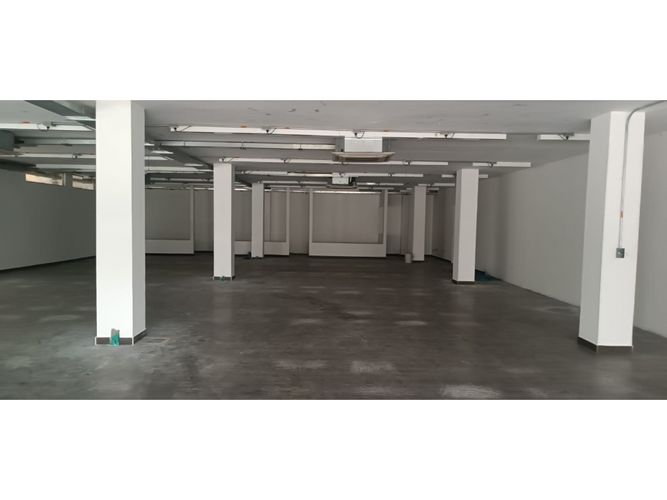 Oficina en arriendo en Salomia, Cali, 477 m² · foto 13 de 18