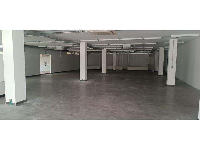 Oficina en arriendo en Salomia, Cali, 477 m² · foto 14 de 18