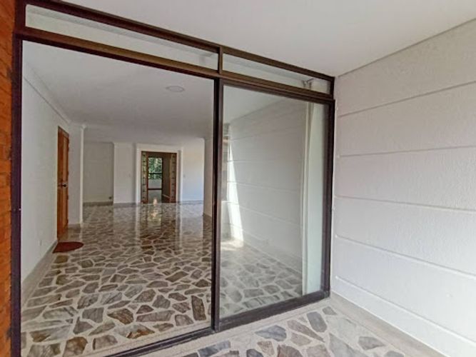Apartamento de 3 alcobas en arriendo en San Lucas, Medellín, 140 m² · foto 4 de 18