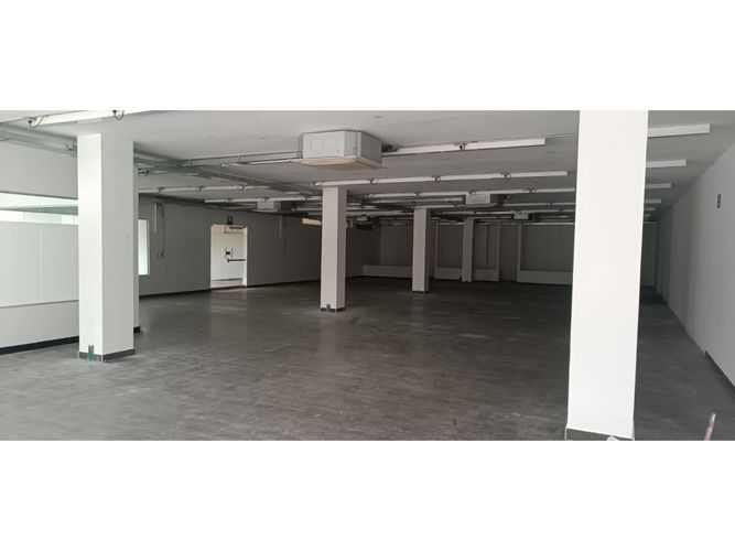 Oficina en arriendo en Salomia, Cali, 477 m² · foto 17 de 18