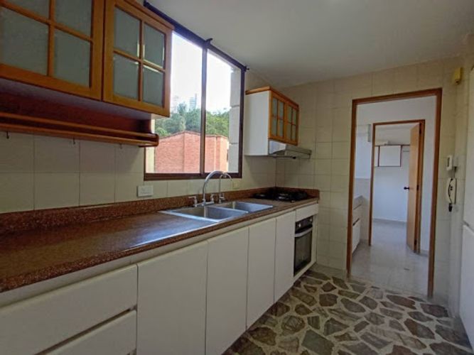 Apartamento de 3 alcobas en arriendo en San Lucas, Medellín, 140 m² · foto 5 de 18
