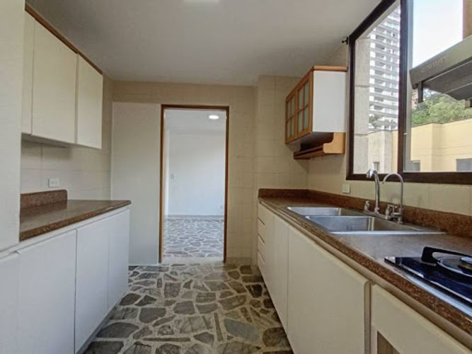 Apartamento de 3 alcobas en arriendo en San Lucas, Medellín, 140 m² · foto 7 de 18