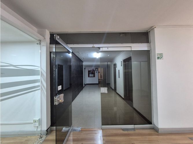 Oficina en arriendo en San Vicente, Cali, 165 m² · foto 2 de 24