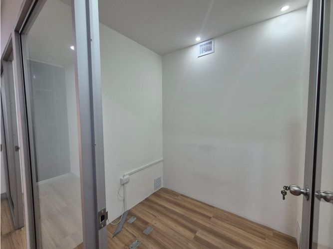 Oficina en arriendo en San Vicente, Cali, 165 m² · foto 3 de 24