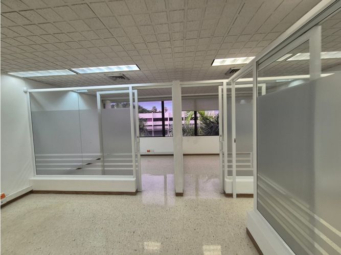 Oficina en arriendo en La Flora, Cali, 430 m² · foto 17 de 22