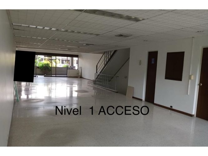 Oficina en arriendo en La Flora, Cali, 430 m² · foto 2 de 4
