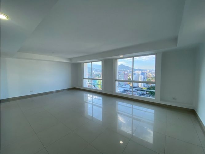 Apartamento de 4 alcobas en venta en Los Cambulos, Cali, 144 m² · foto 2 de 24