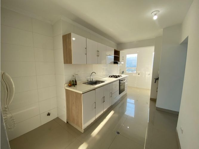 Apartamento de 4 alcobas en venta en Los Cambulos, Cali, 144 m² · foto 5 de 24