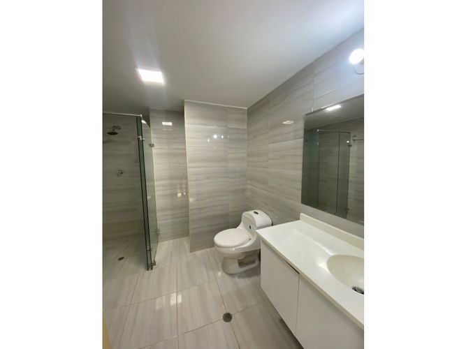 Apartamento de 4 alcobas en venta en Los Cambulos, Cali, 144 m² · foto 9 de 24