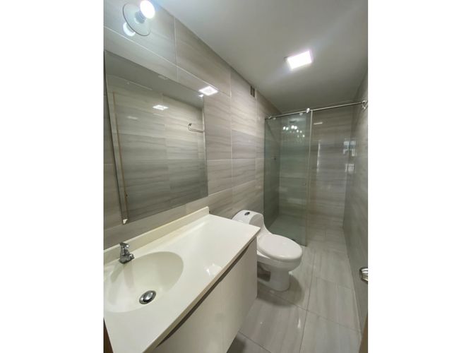Apartamento de 4 alcobas en venta en Los Cambulos, Cali, 144 m² · foto 13 de 24