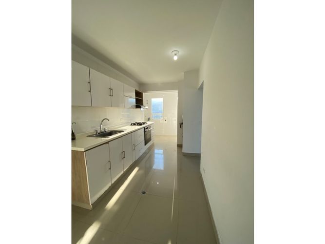 Apartamento de 4 alcobas en venta en Los Cambulos, Cali, 144 m² · foto 19 de 24