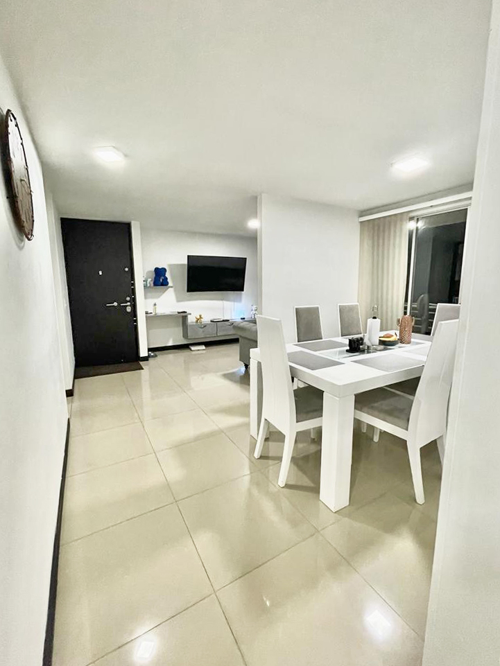 Apartamento de 4 habitaciones en venta en El Ingenio, Cali — imagen 1 de 23