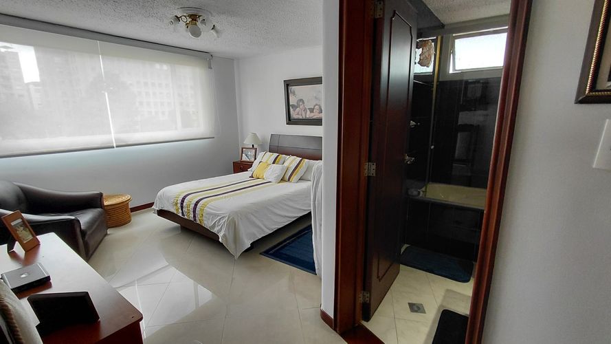 Apartamento de 3 alcobas en venta en Chicó Navarra, Bogotá, 204 m² · foto 18 de 24