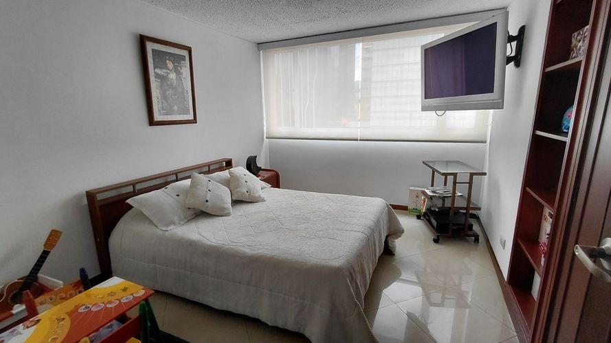 Apartamento de 3 alcobas en venta en Chicó Navarra, Bogotá, 204 m² · foto 16 de 24