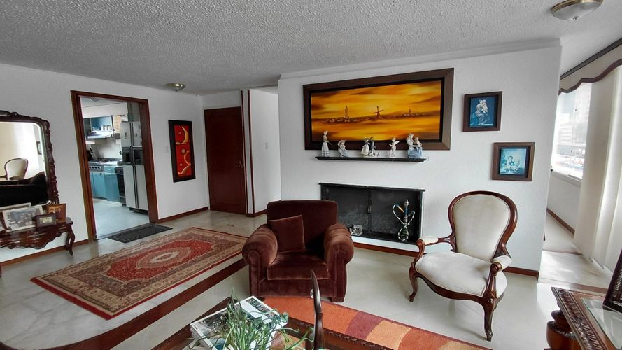 Apartamento de 3 alcobas en venta en Chicó Navarra, Bogotá, 204 m² · foto 7 de 24