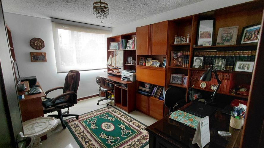 Apartamento de 3 alcobas en venta en Chicó Navarra, Bogotá, 204 m² · foto 13 de 24