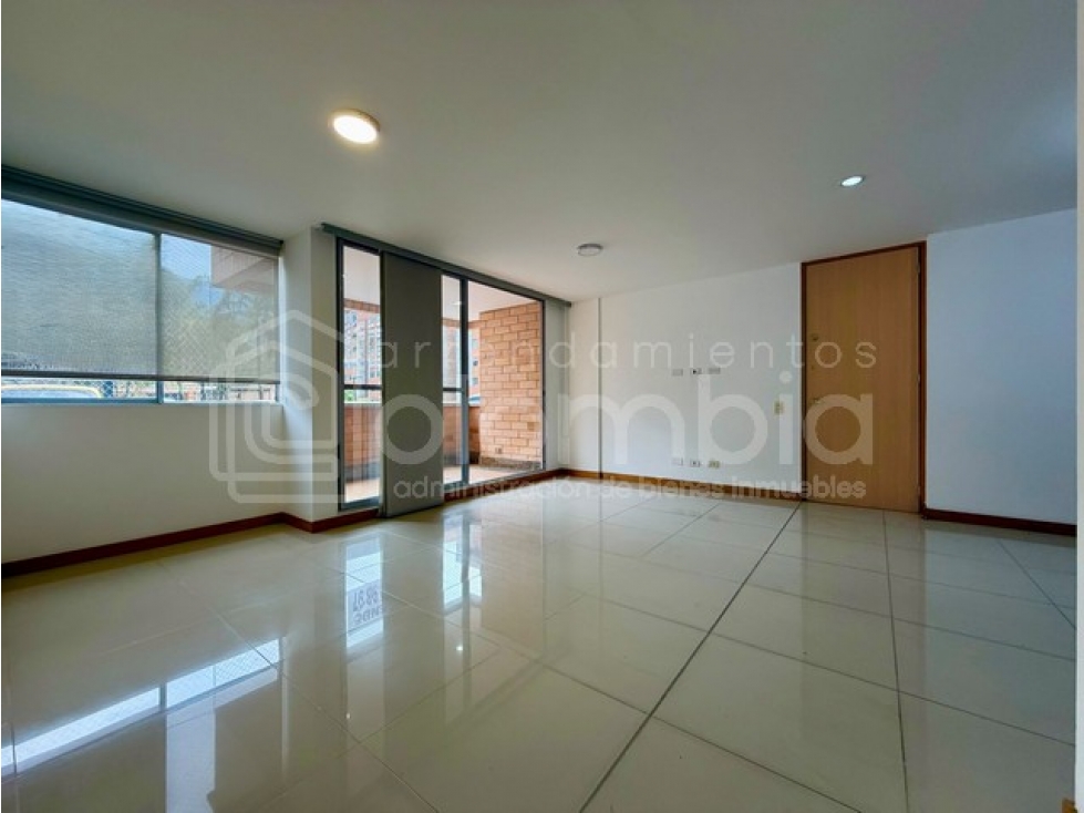 Apartamento en venta en Loma Del Escobero, Envigado · foto 3 de 24