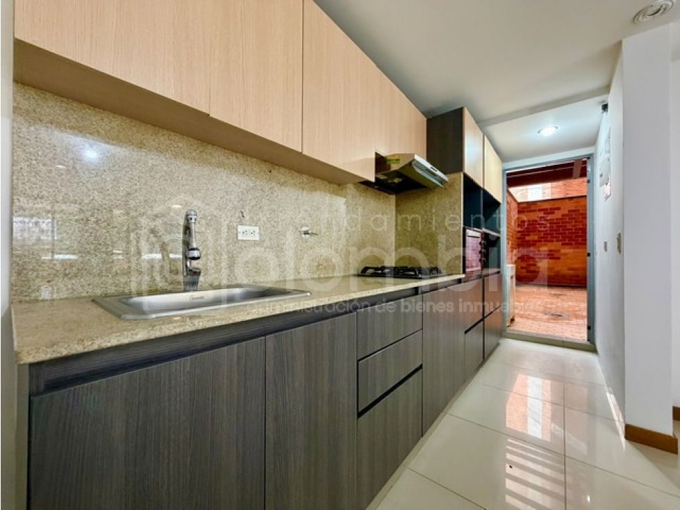 Apartamento en venta en Loma Del Escobero, Envigado · foto 8 de 24