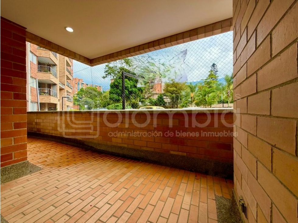 Apartamento en venta en Loma Del Escobero, Envigado · foto 10 de 24