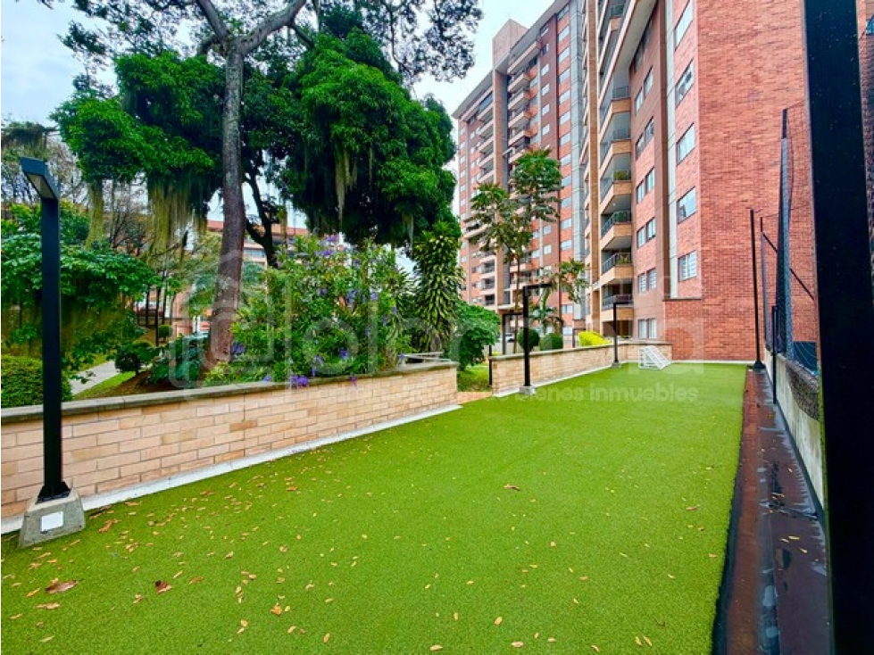 Apartamento en venta en Loma Del Escobero, Envigado · foto 20 de 24