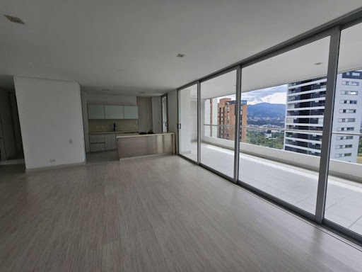 Apartamento en arriendo en El Campestre, Medellín · foto 3 de 24