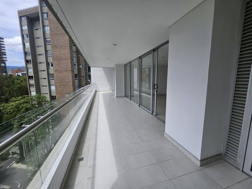 Apartamento en arriendo en El Campestre, Medellín · foto 4 de 24