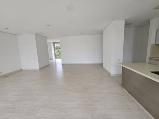 Apartamento en arriendo en El Campestre, Medellín · foto 7 de 24