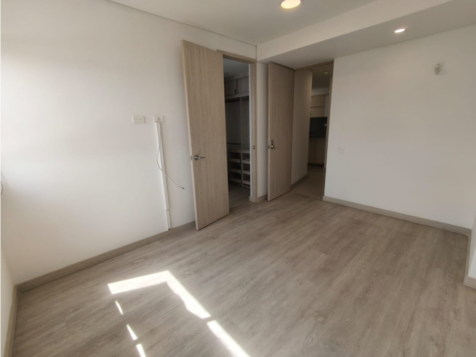 Apartamento en venta en El Portal, Envigado · foto 14 de 24