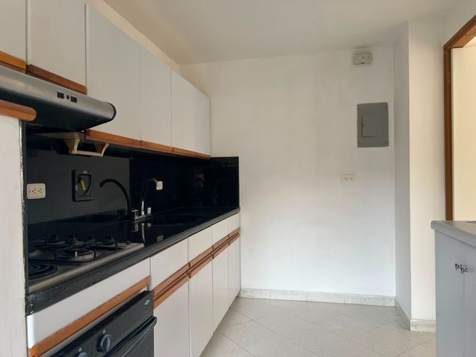 Apartamento de 2 alcobas en arriendo en Loma Benedictinos, Medellín, 84 m² · foto 4 de 18