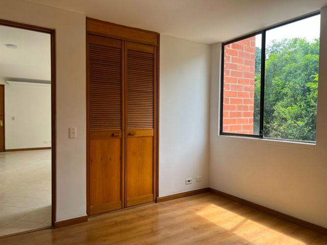 Apartamento de 2 alcobas en arriendo en Loma Benedictinos, Medellín, 84 m² · foto 13 de 18
