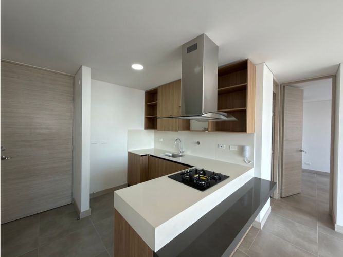 Apartaestudio en venta en Los Balsos, Medellín, 68 m² · foto 2 de 14