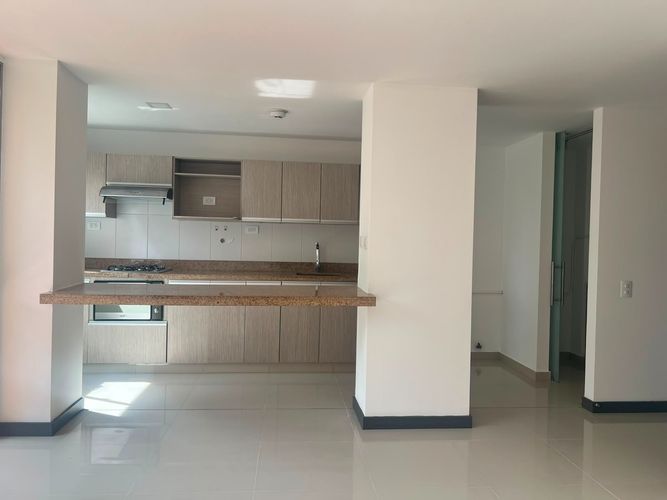 Apartamento de 3 alcobas en arriendo en Cumbres, Envigado, 90 m² · foto 5 de 17