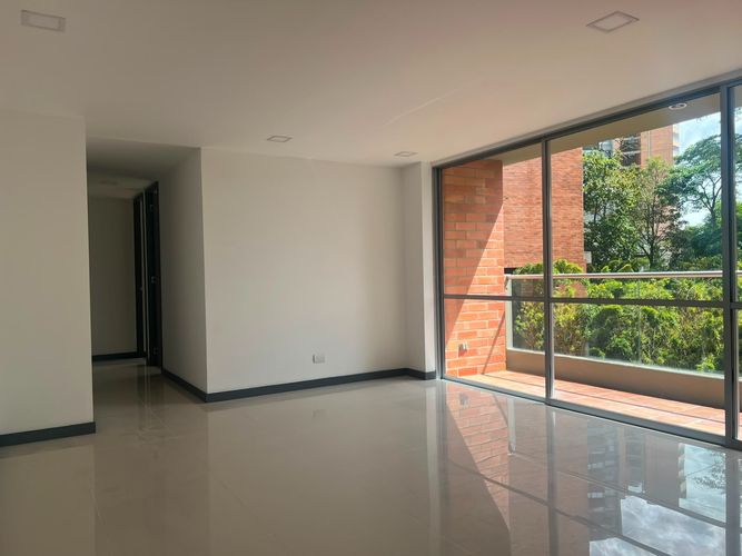Apartamento de 3 alcobas en arriendo en Cumbres, Envigado, 90 m² · foto 3 de 17