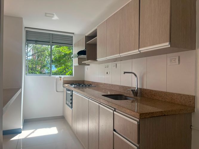 Apartamento de 3 alcobas en arriendo en Cumbres, Envigado, 90 m² · foto 7 de 17