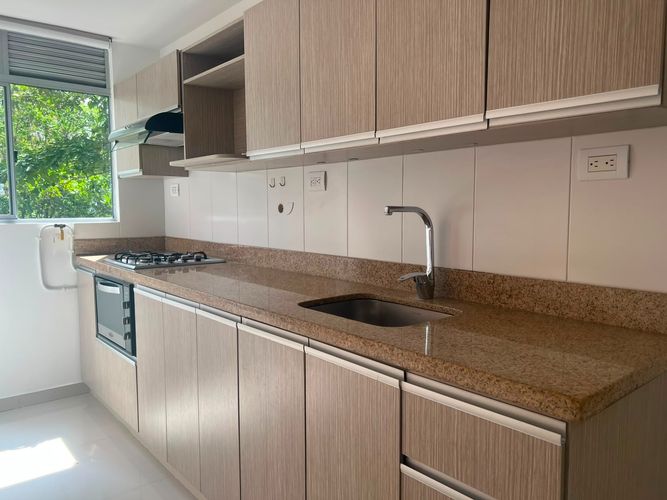 Apartamento de 3 alcobas en arriendo en Cumbres, Envigado, 90 m² · foto 6 de 17