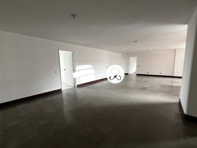 Apartamento en venta en Guayaquil, Medellín · foto 11 de 24