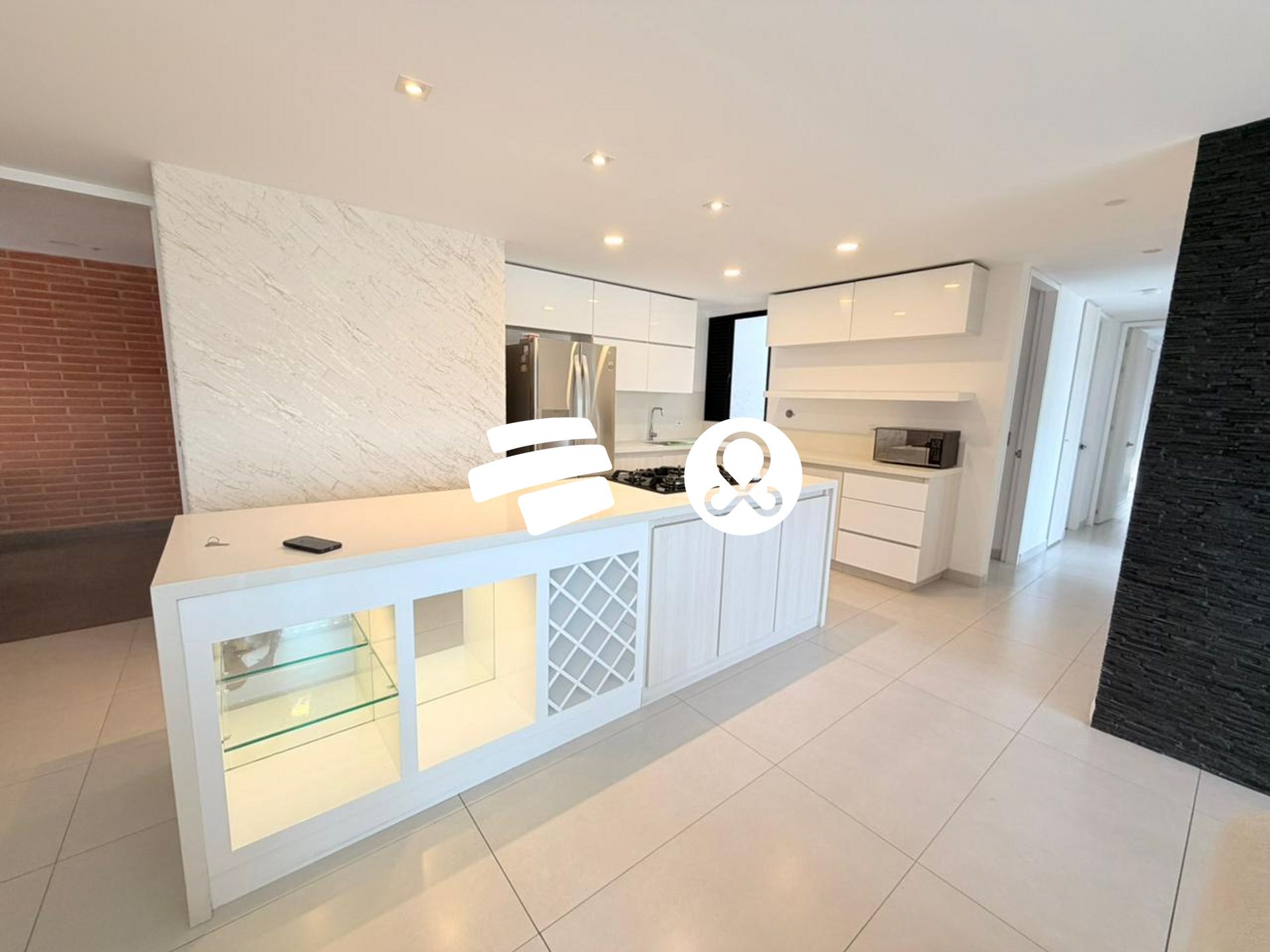 Apartamento en venta en Zona Centro, Envigado · foto 2 de 8