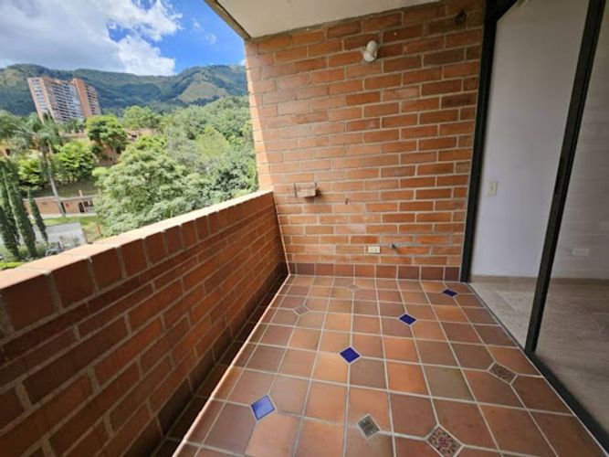 Apartamento de 3 alcobas en arriendo en La Calera, Medellín, 145 m² · foto 5 de 24