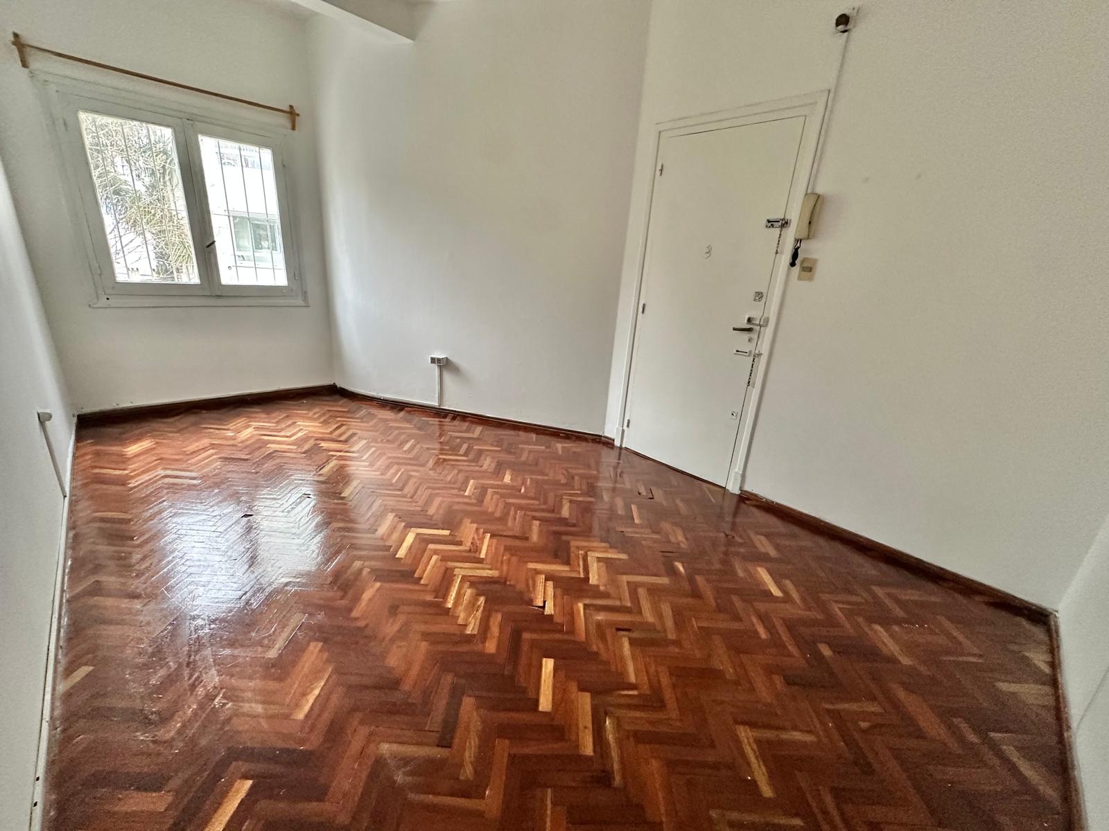 ALQUILER EN POCITOS: 1 Dorm Balcón