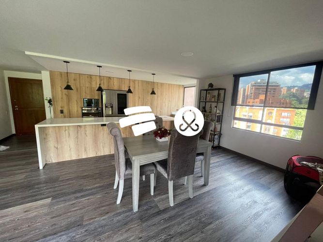 Apartamento de 3 alcobas en venta en El Tesoro, Medellín, 127 m² · foto 2 de 13