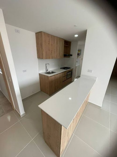 Apartamento de 3 alcobas en arriendo en San German, Medellín, 88 m² · foto 2 de 15