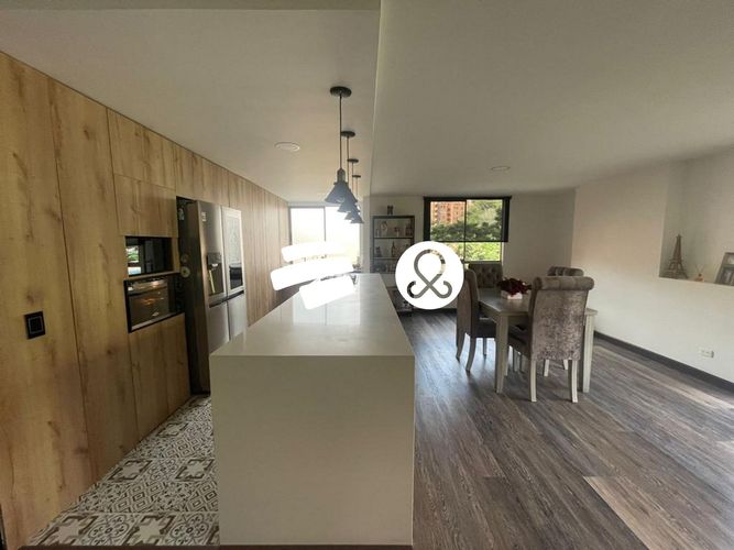 Apartamento de 3 alcobas en venta en El Tesoro, Medellín, 127 m² · foto 3 de 13