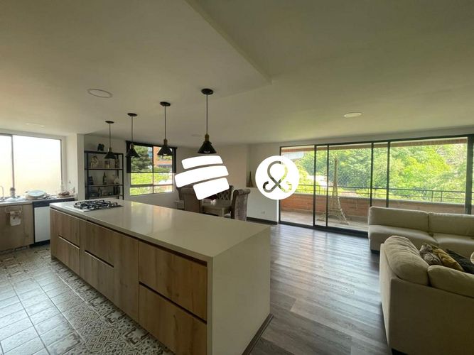 Apartamento de 3 alcobas en venta en El Tesoro, Medellín, 127 m² · foto 4 de 13